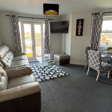 Spacious 1 Bedroom Apartment In Wigan Shevington Kültér fotó