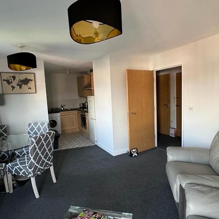 Spacious 1 Bedroom Apartment In Wigan Shevington Kültér fotó